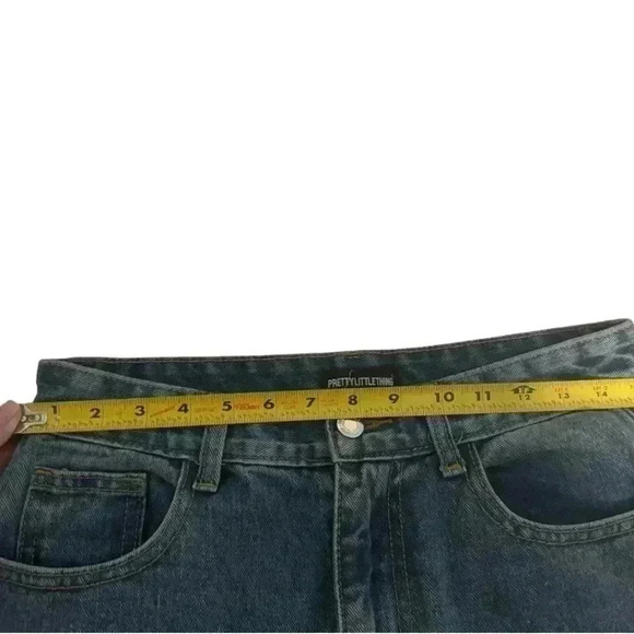 Pretty Little Thing Jeans - Picture 8 of 8